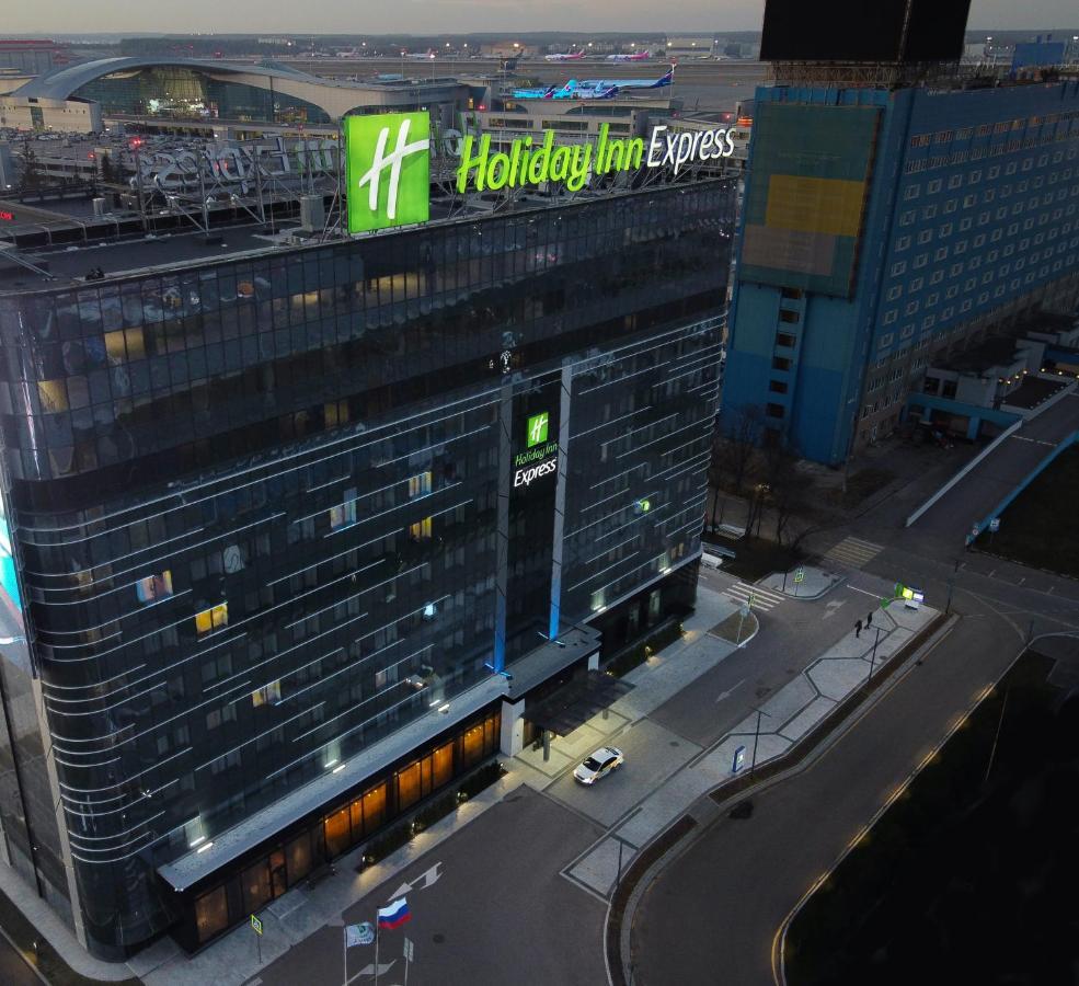 Holiday Inn Express Moscow - Sheremetyevo Airport, An Ihg Hotel Buitenkant foto