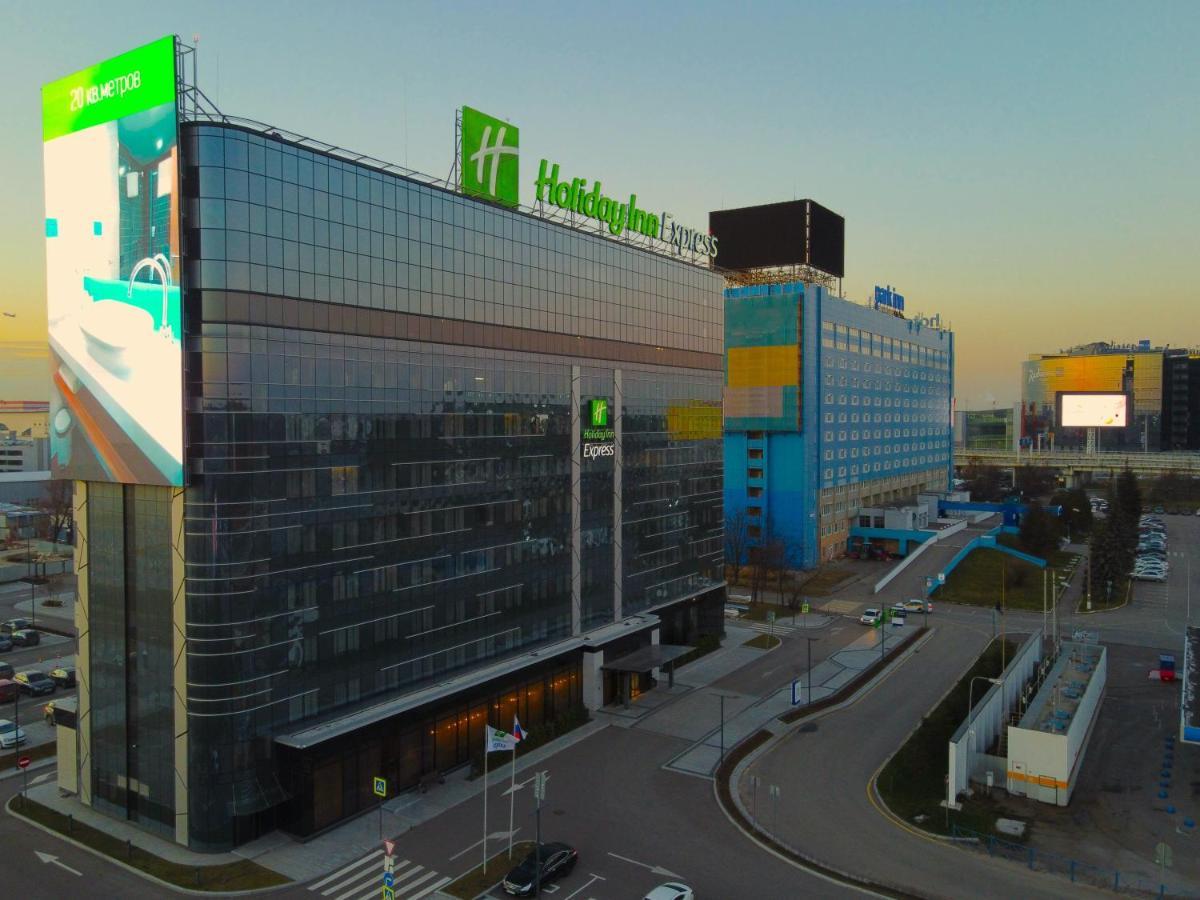 Holiday Inn Express Moscow - Sheremetyevo Airport, An Ihg Hotel Buitenkant foto